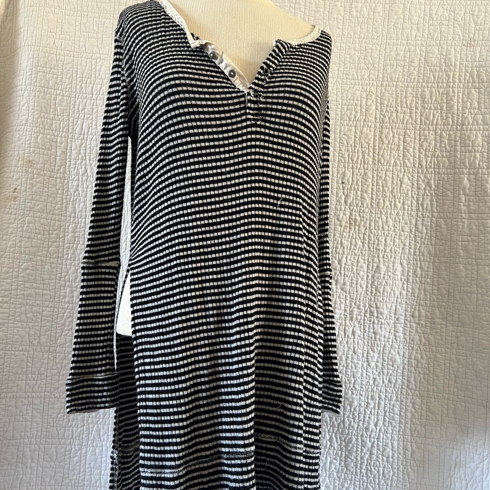 FREE PEOPLE We the Free "Gwen" Henley striped tunic. Small